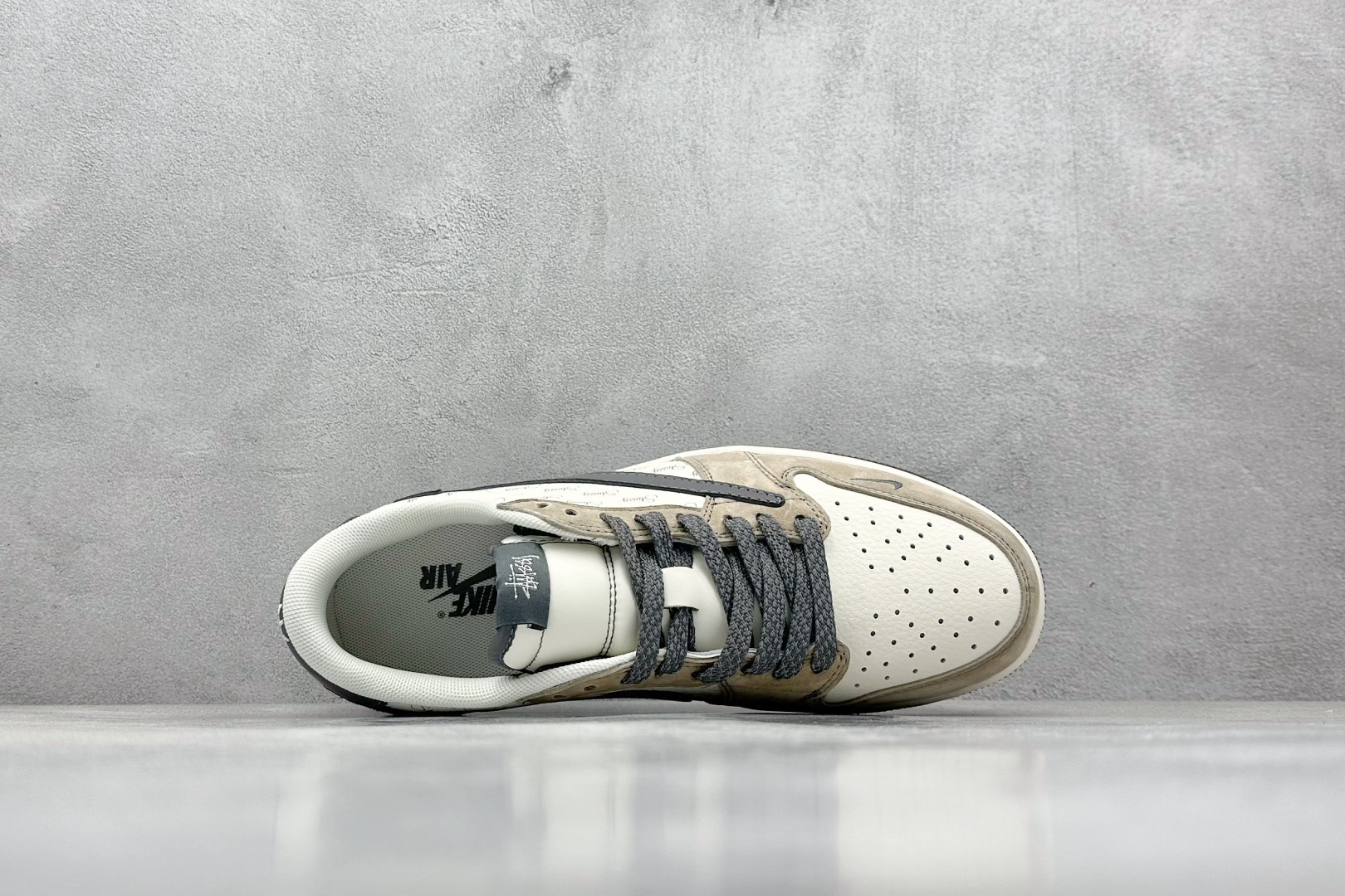XC版 Travis Scott x Fragment Design x Air Jordan 1 Low OG SP AJ1 乔1 斯图西联名 米灰摩卡 低帮文化休闲板鞋  XZ6188-690