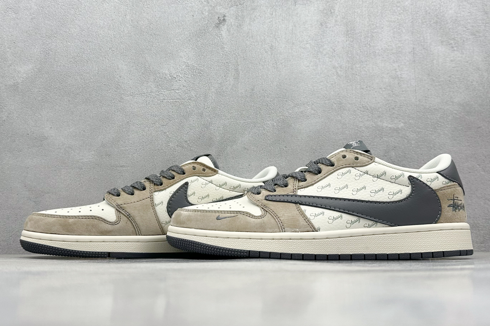 XC版 Travis Scott x Fragment Design x Air Jordan 1 Low OG SP AJ1 乔1 斯图西联名 米灰摩卡 低帮文化休闲板鞋  XZ6188-690