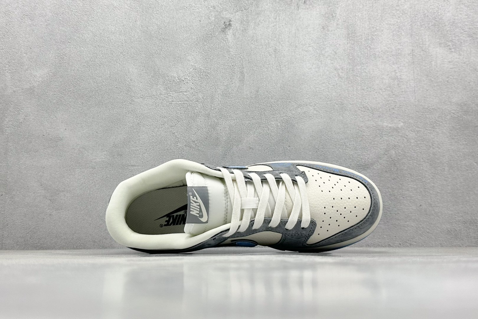XC版 Nk SB Dunk Low 克罗心联名 灰白蓝勾 周年高端定制 低帮休闲板鞋  KK1333-027