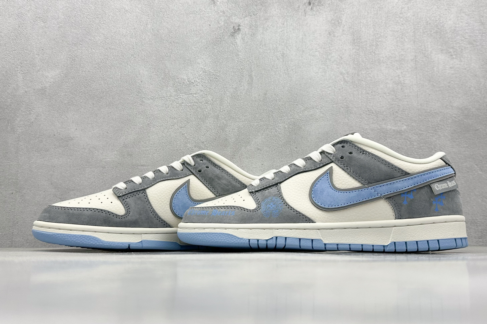 XC版 Nk SB Dunk Low 克罗心联名 灰白蓝勾 周年高端定制 低帮休闲板鞋  KK1333-027