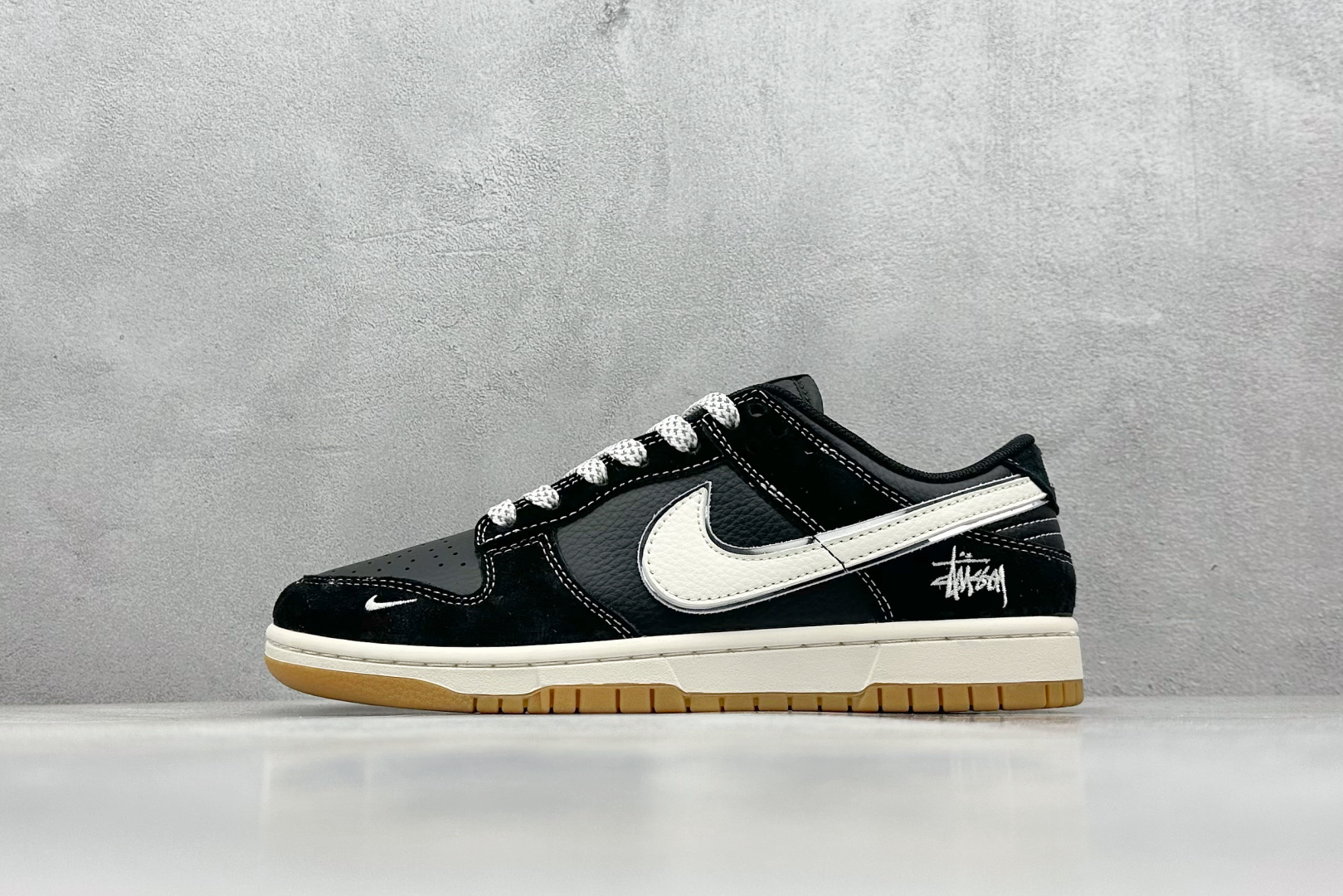 280 XC版 Nk SB Dunk Low 斯图西联名 全黑生胶 周年高端定制 低帮休闲板鞋 XX3168-115