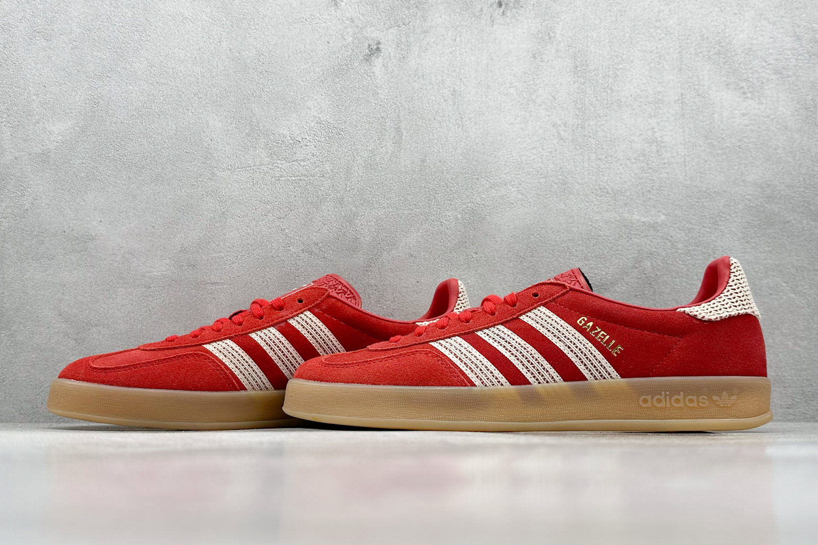 180 Zx神版 adidas Originals Gazelle INdoor 红 三叶草休闲防滑耐磨低帮板鞋  JI2756