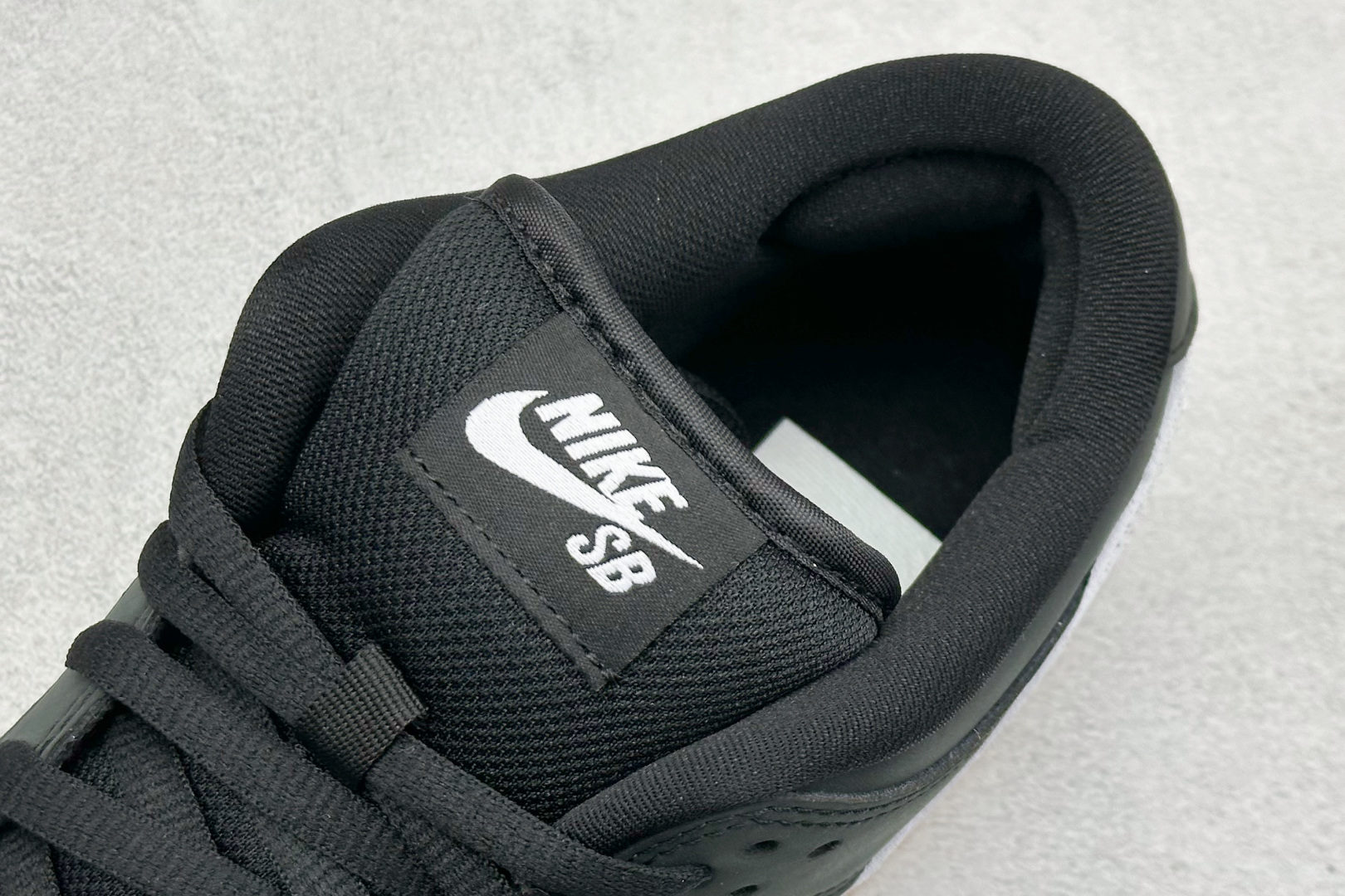220 YH版 NK SB Dunk Low 生胶黑白  CD2563-006