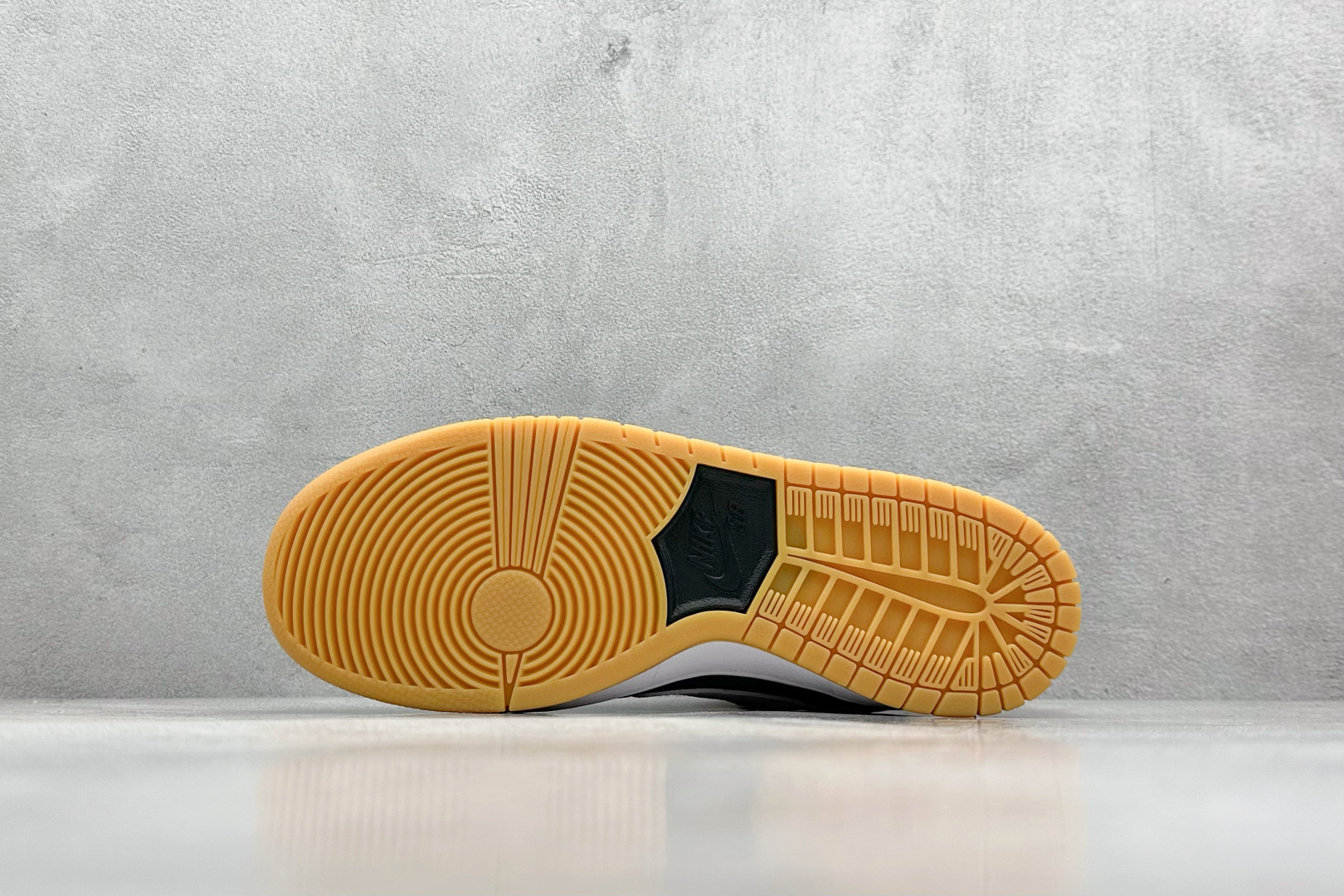 220 YH版 NK SB Dunk Low 生胶黑白  CD2563-006
