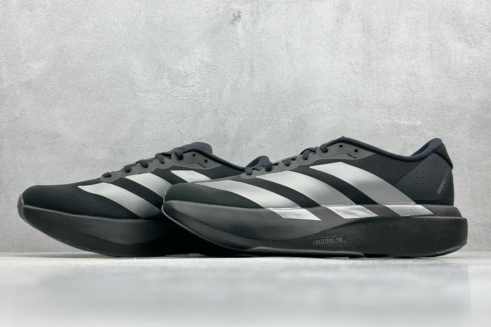 RS版 AD Adizero Evo SL 阿迪超轻透气缓震跑鞋#以令人难以置信的138克重量，刷新了跑