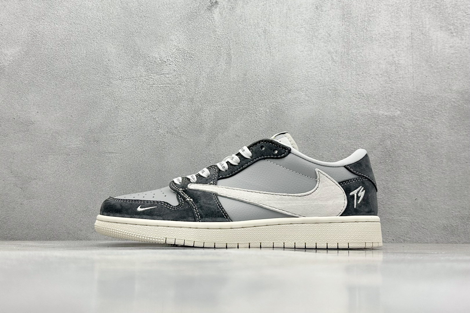 NO:273910,Local terminal store XC version Travis Scott x Fragment Design x Jordan Air Jordan 1 Low OG SP 