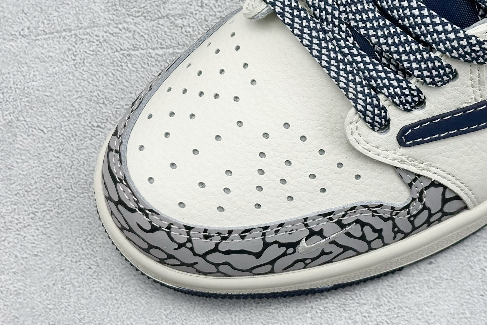 XC版 Fragment x TS x Air Jordan 1 Low x Dior 三方联名倒钩低帮  CF3688-029