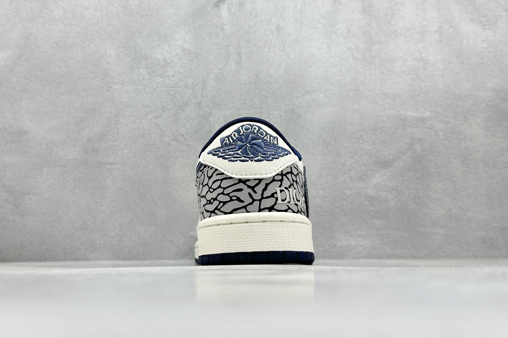 XC版 Fragment x TS x Air Jordan 1 Low x Dior 三方联名倒钩低帮  CF3688-029
