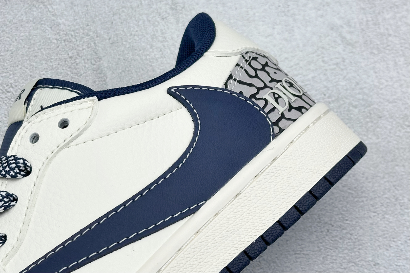 XC版 Fragment x TS x Air Jordan 1 Low x Dior 三方联名倒钩低帮  CF3688-029