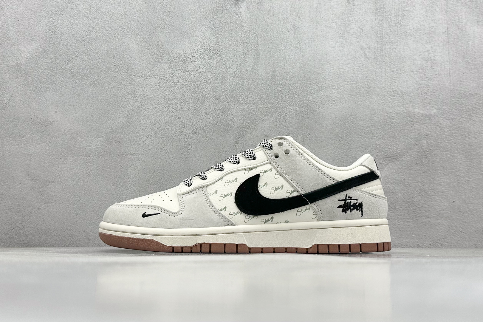 XC版 Nk SB Dunk Low 斯图西联名-灰黑勾生胶  CF3688-031