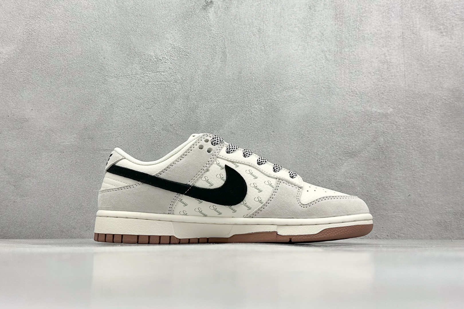 XC版 Nk SB Dunk Low 斯图西联名-灰黑勾生胶  CF3688-031
