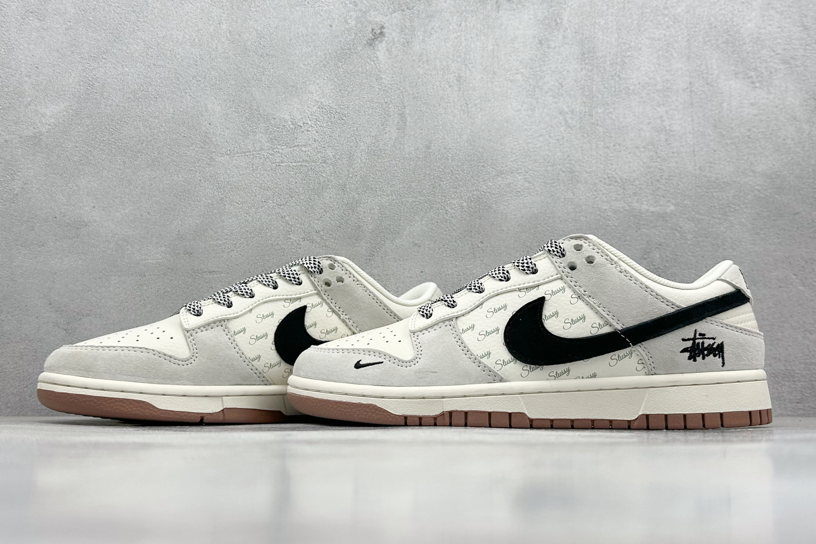 XC版 Nk SB Dunk Low 斯图西联名-灰黑勾生胶  CF3688-031