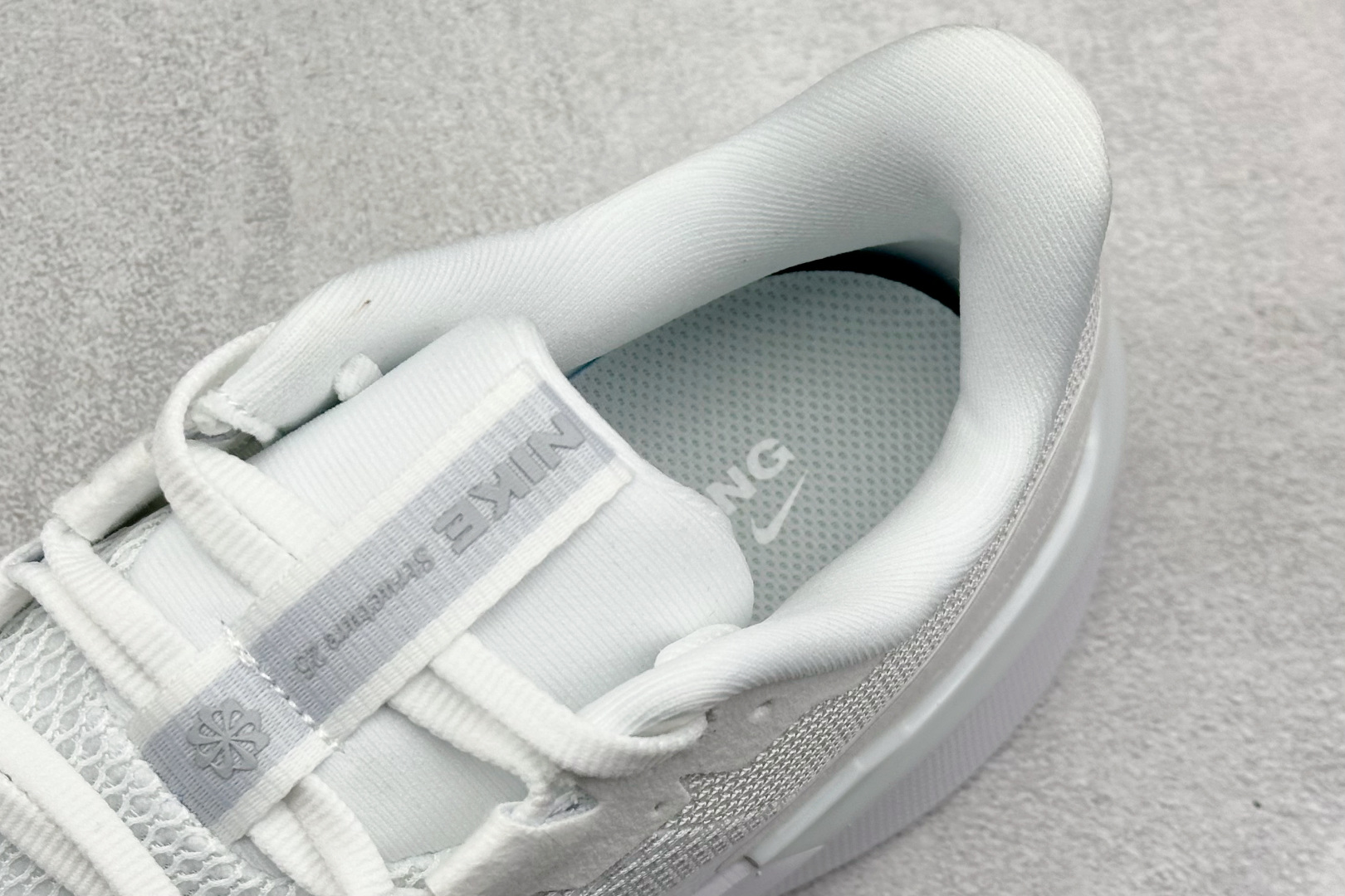 CD版 Nike Air Zoom Structure 登月 25代 网面透气跑鞋  DJ7883-105