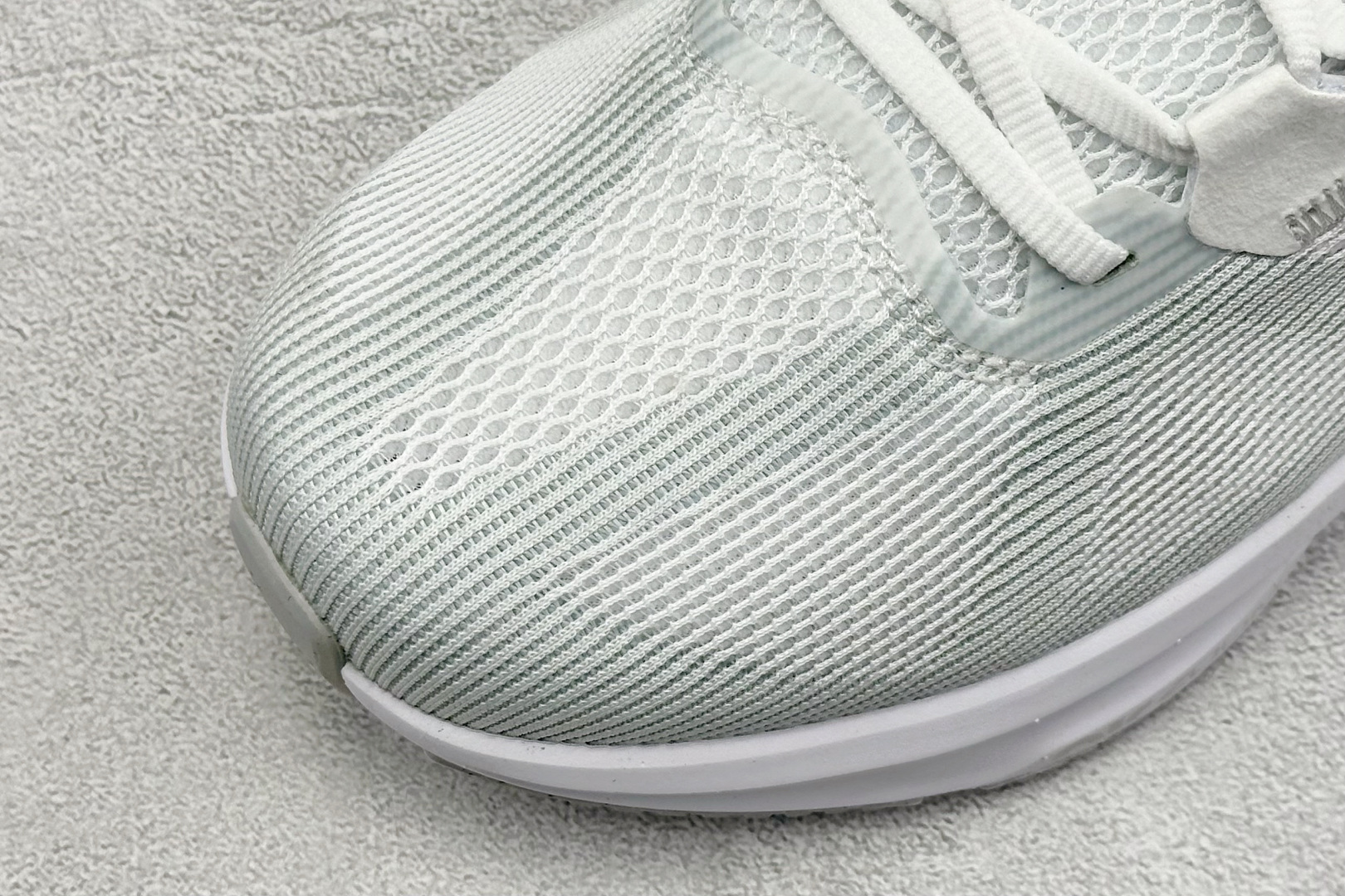 CD版 Nike Air Zoom Structure 登月 25代 网面透气跑鞋  DJ7883-105