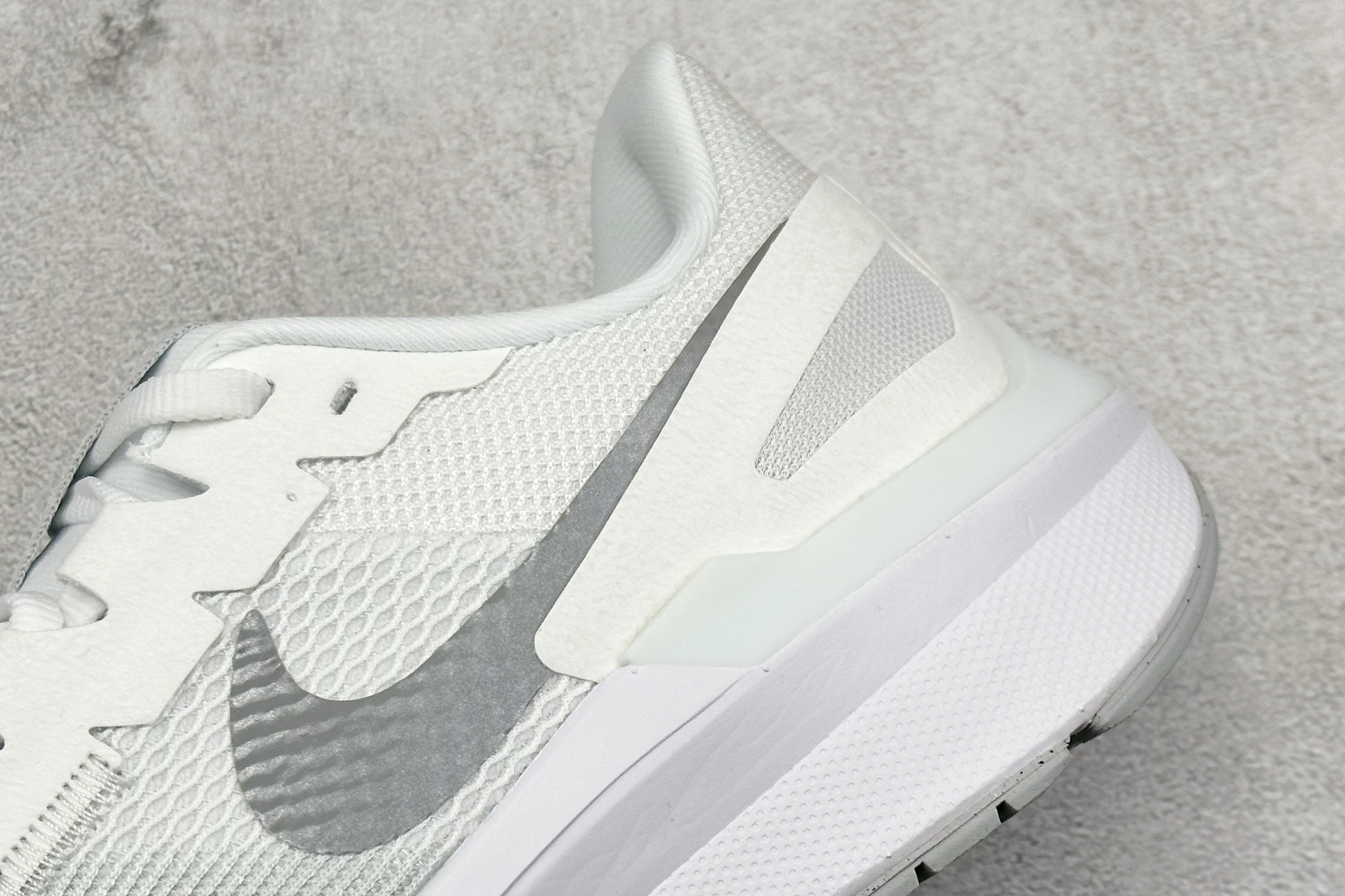 CD版 Nike Air Zoom Structure 登月 25代 网面透气跑鞋 DJ7884-101