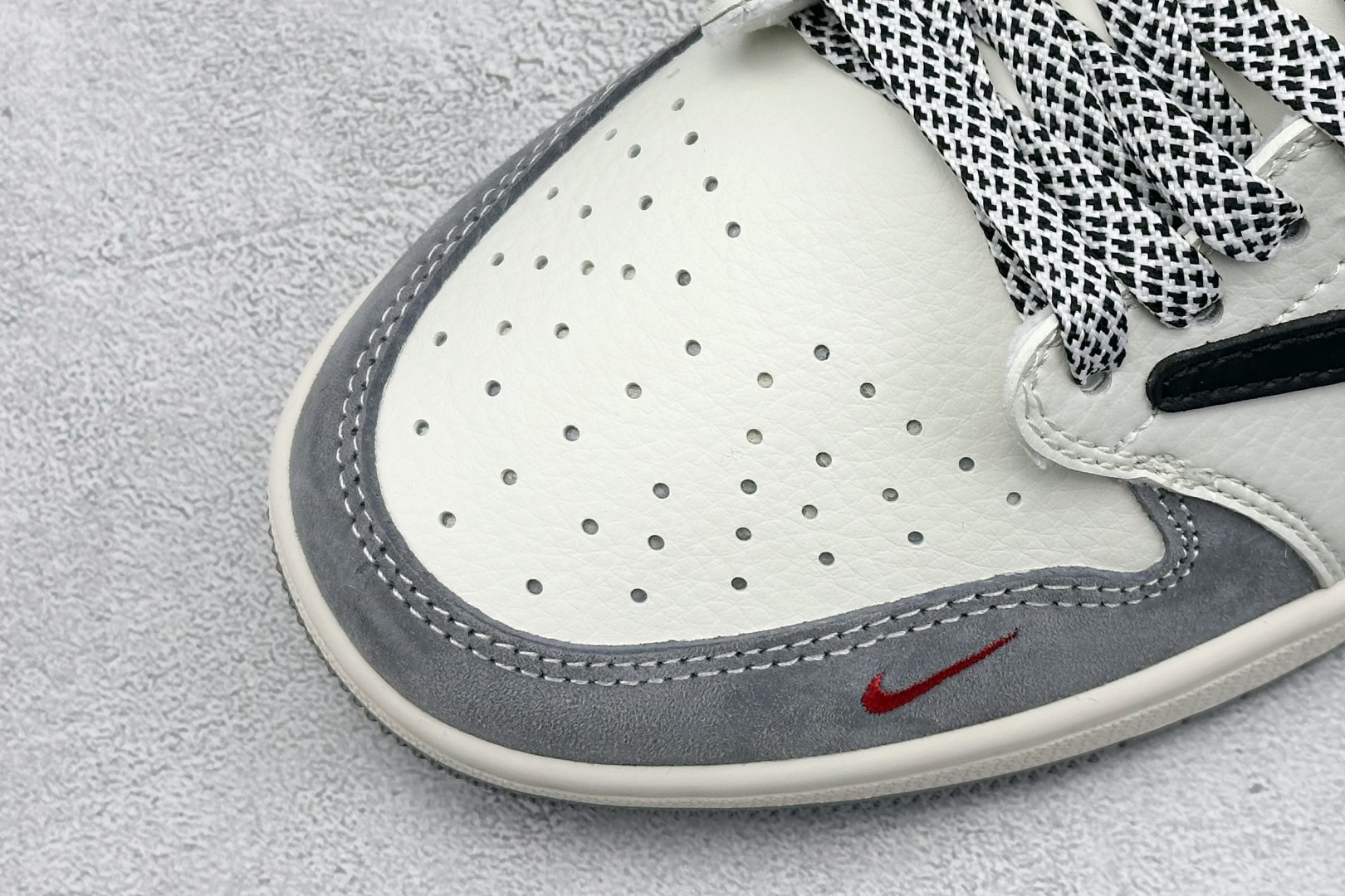 XC版 Travis Scott x Fragment Design x Air Jordan 1 Low OG SP AJ1 乔1 Supreme联名-黑白灰 低帮文化休闲板鞋 XY2688-120