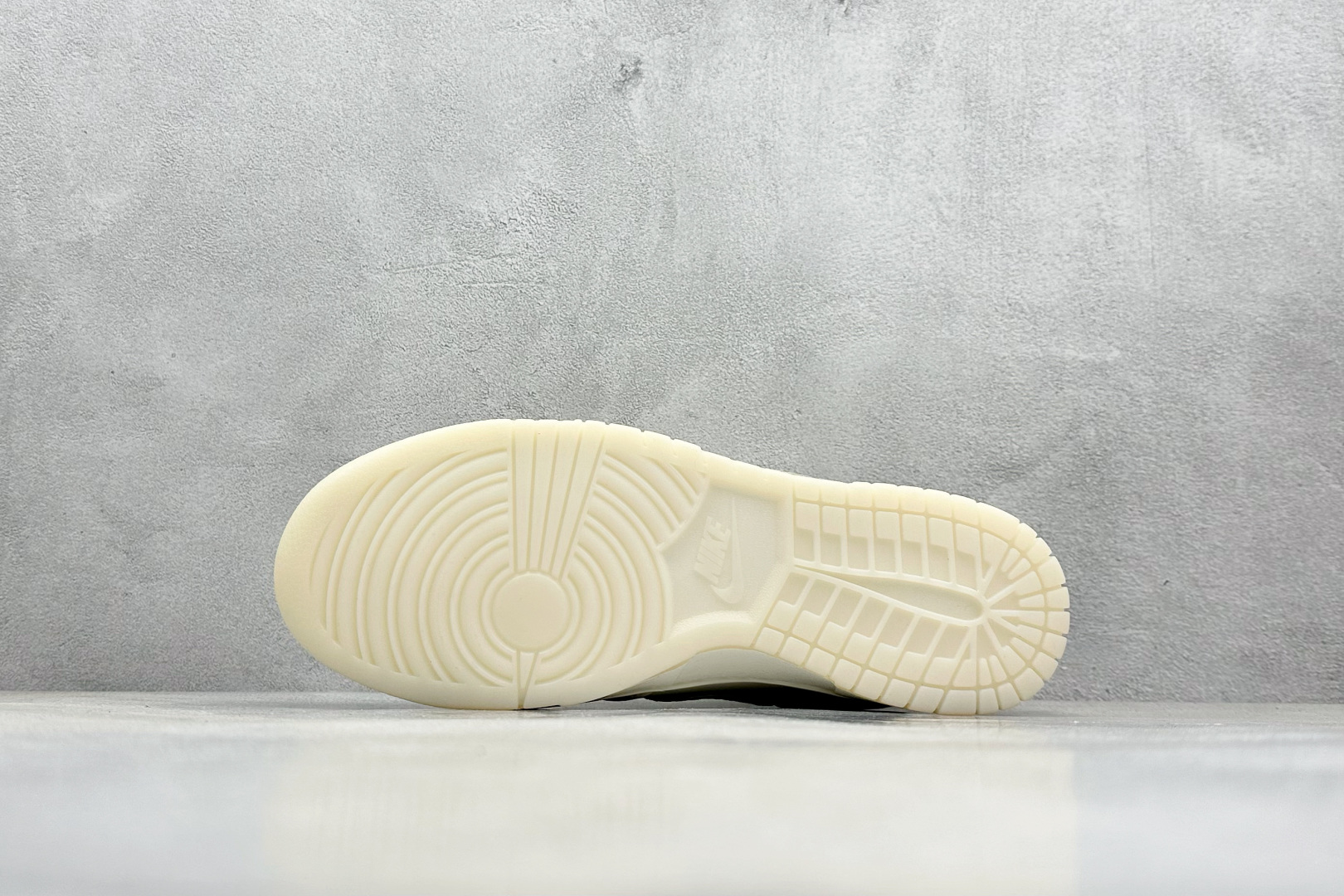 XC版 Nike SB Dunk Low x Louis Vuitton NYC 龙年限定 米白小钩  CF3688-001