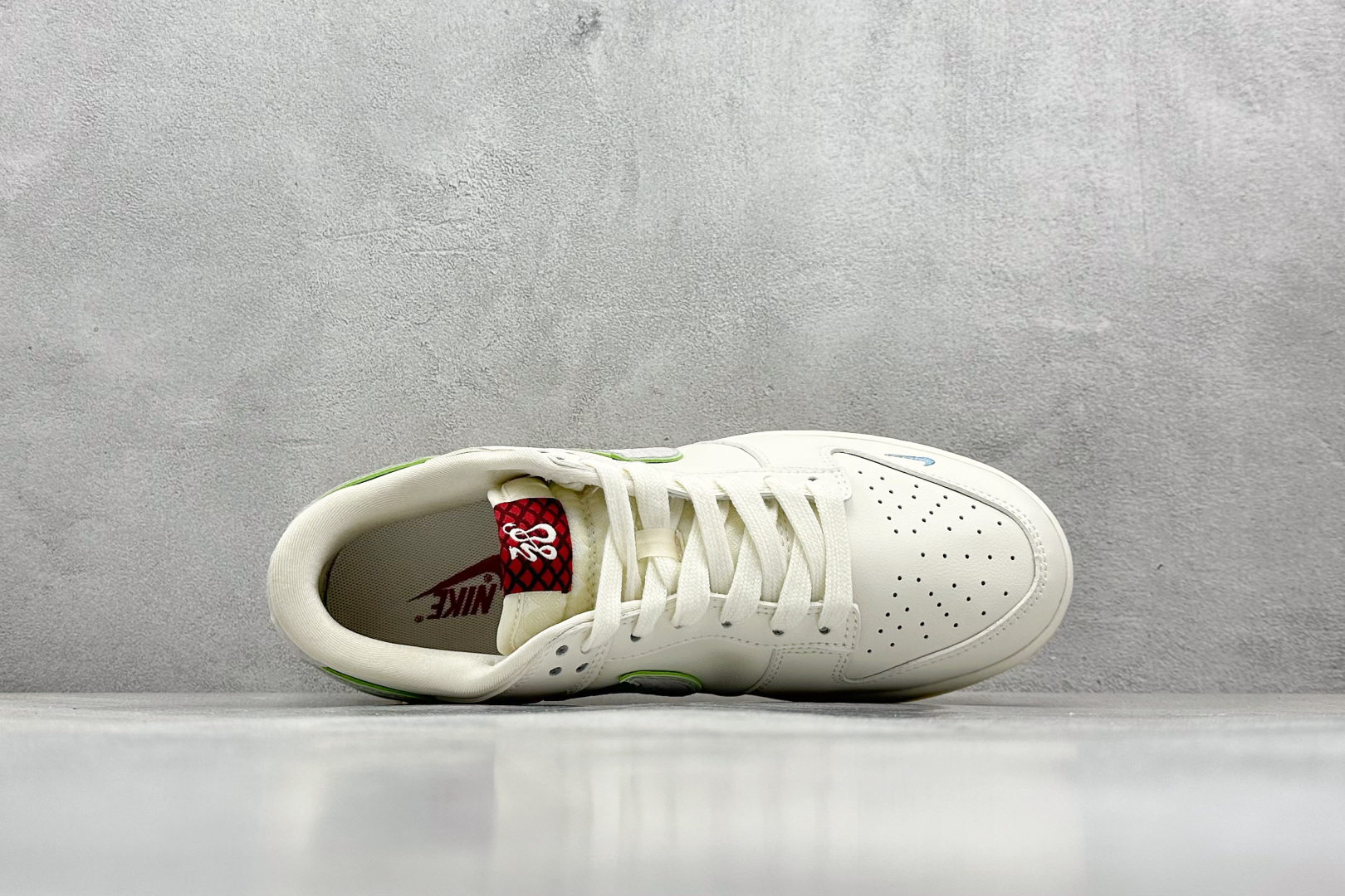 XC版 Nike SB Dunk Low x Louis Vuitton NYC 龙年限定 米白小钩  CF3688-001