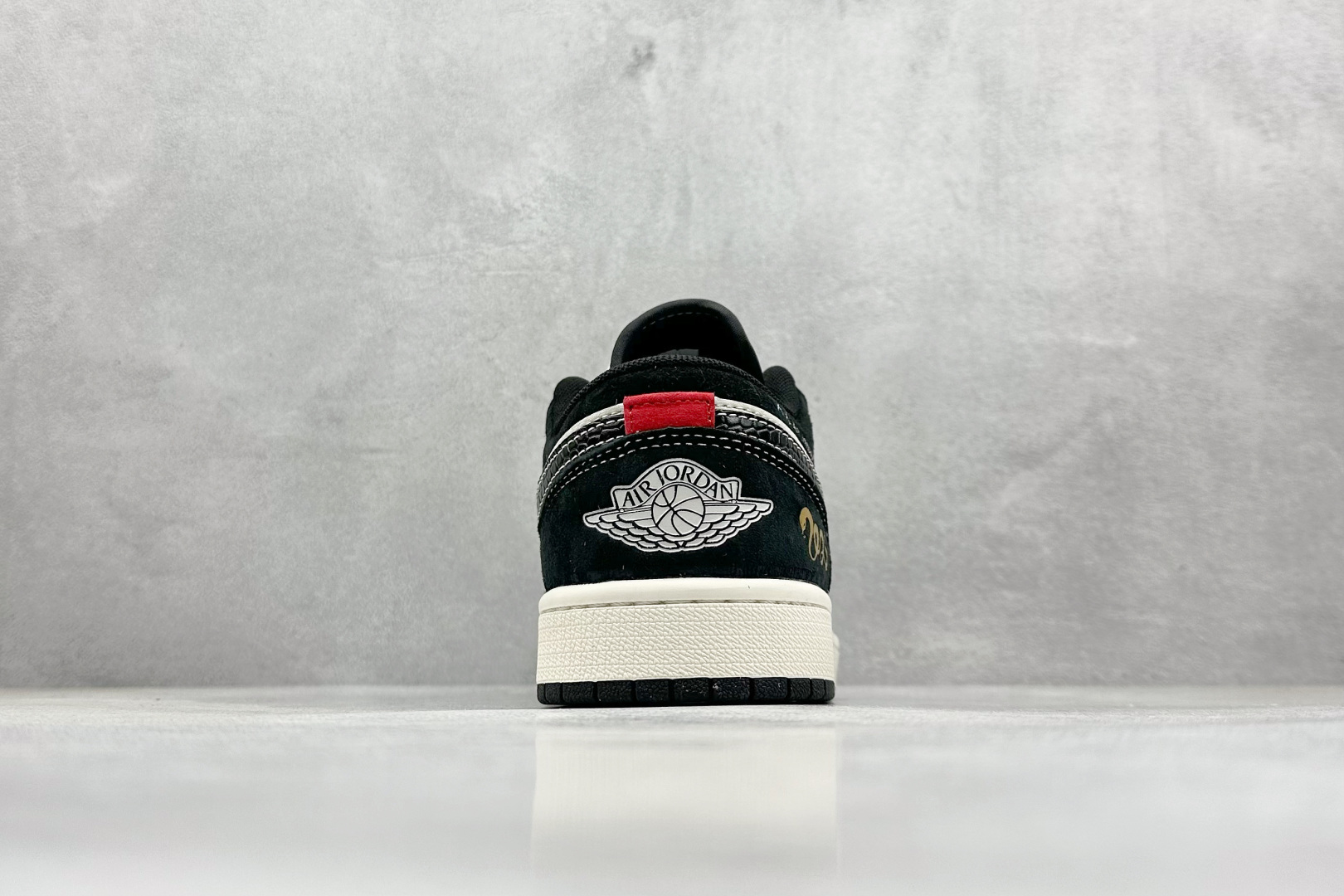 XC版 Air Jordan 1 Retro Low 蛇年限定 白黑小钩 SJ9950-056