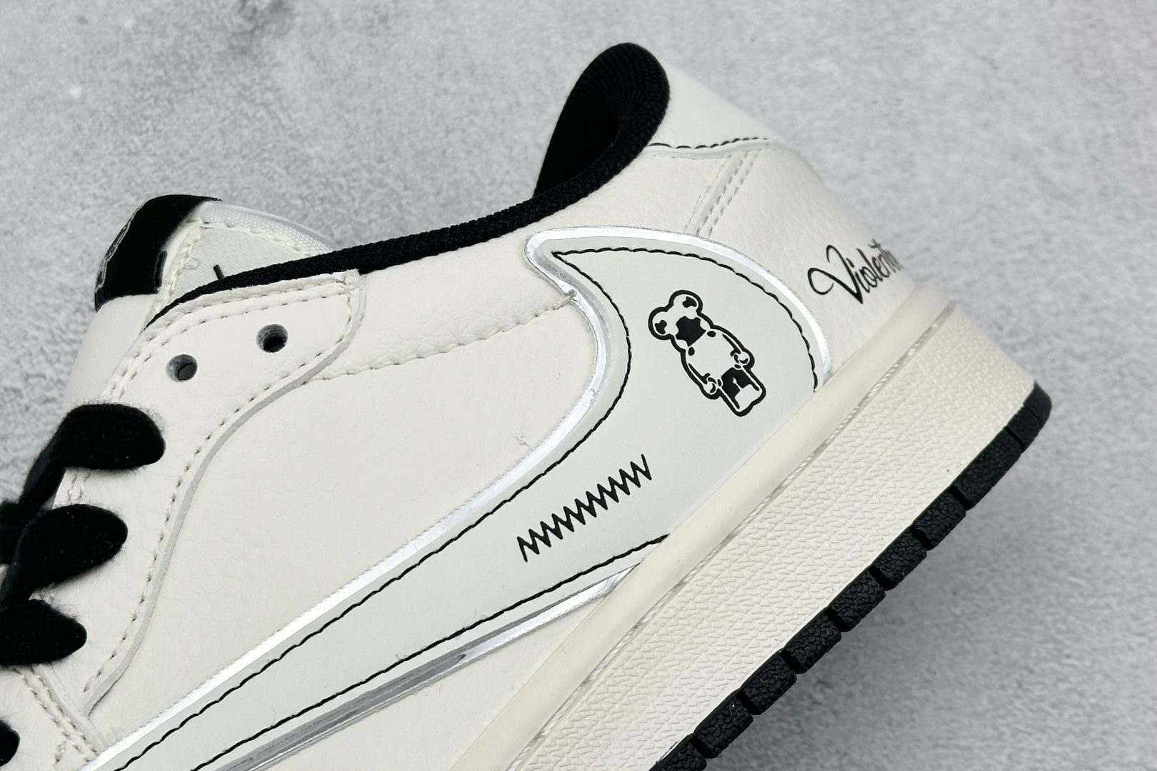 XC版 Travis Scott x Fragment Design x Air Jordan 1 Low OG SP 乔1暴力熊联名 XS7089-526