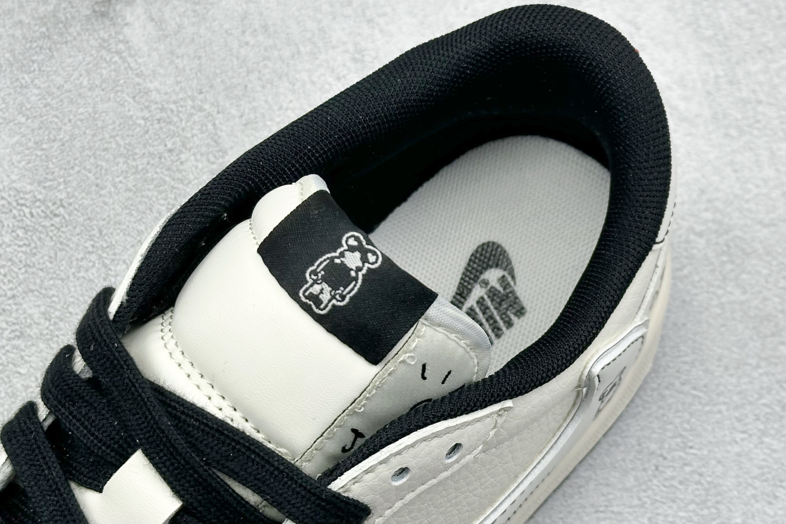 XC版 Travis Scott x Fragment Design x Air Jordan 1 Low OG SP 乔1暴力熊联名 XS7089-526