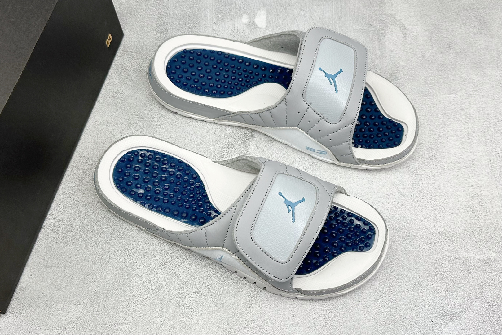 Air Jordan Hydro 12 Retro 时尚魔术贴拖鞋 820265-010