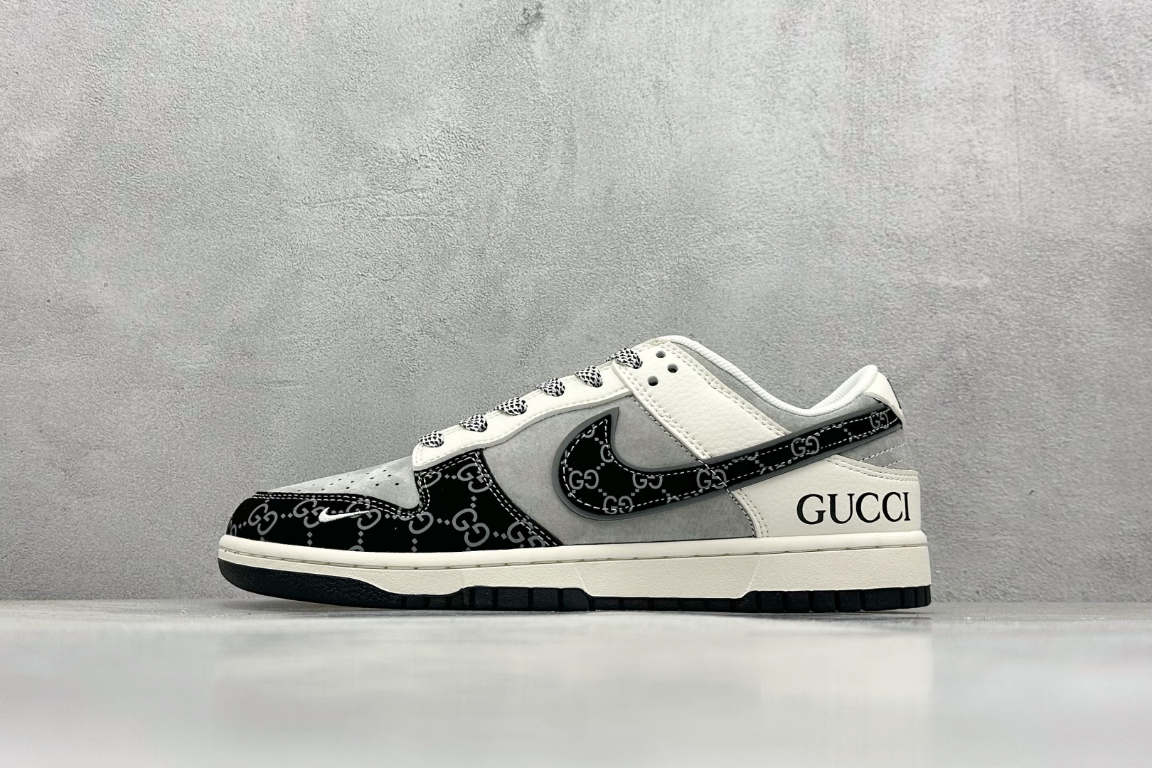 NIKE SB Dunk Low x GUCCI 白黑  XF8698-001