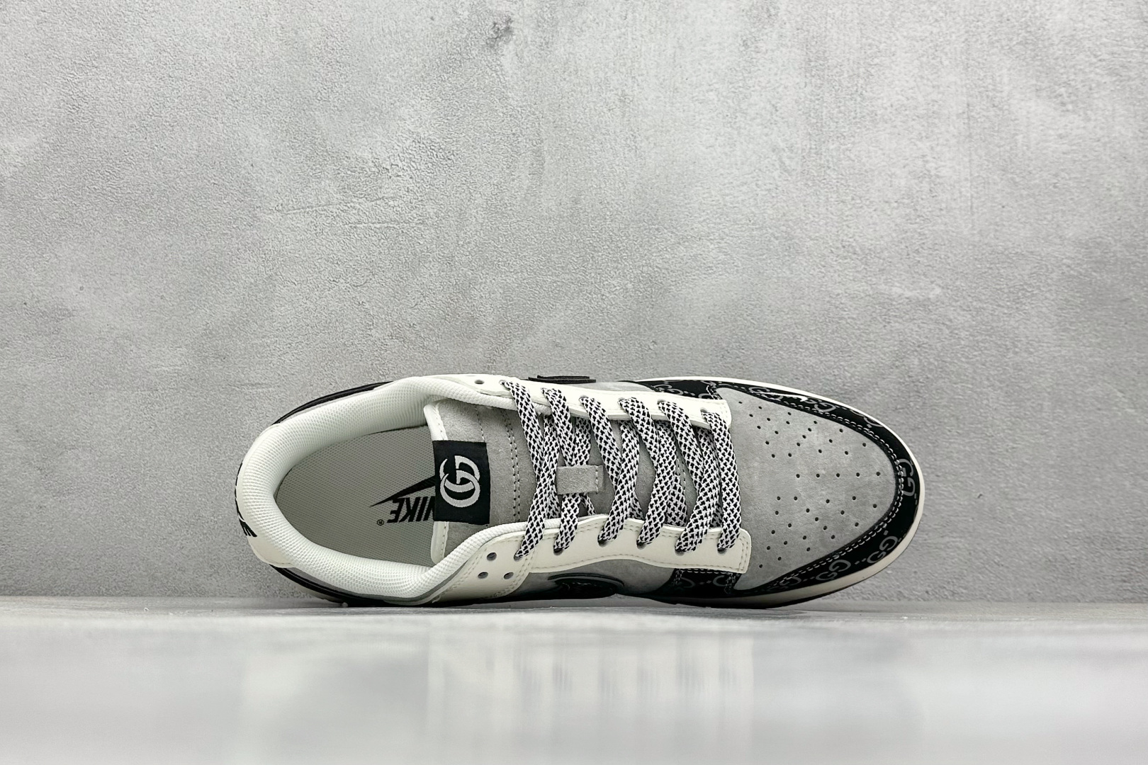NIKE SB Dunk Low x GUCCI 白黑  XF8698-001