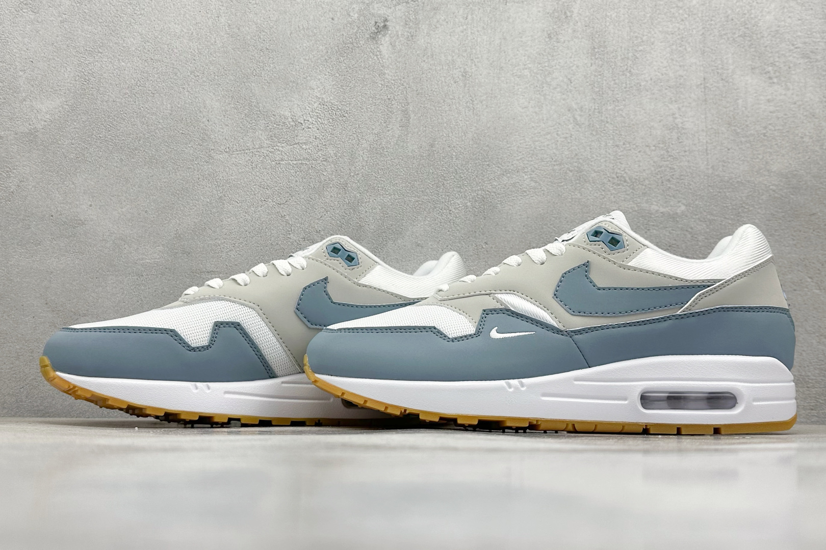 Nike Air Max 1 x SWOOSH Exclusive ”Low Poly” 白蓝 复古休闲跑步鞋 HV1940-100