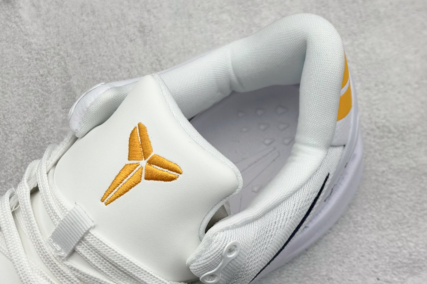 GJR版 NIKE KOBE 8 PROTRO 科比八代 内置元年缓震气垫  HF9550-100