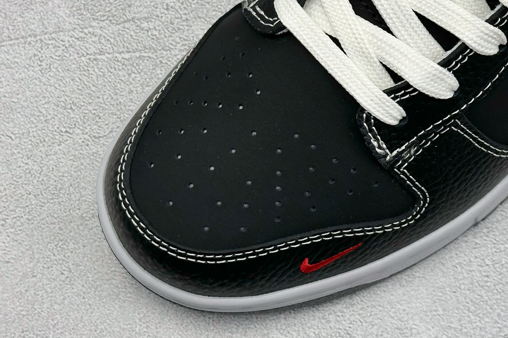 SC版 Nike SB Dunk Low x The North Face 黑白红小钩  SC9207-403