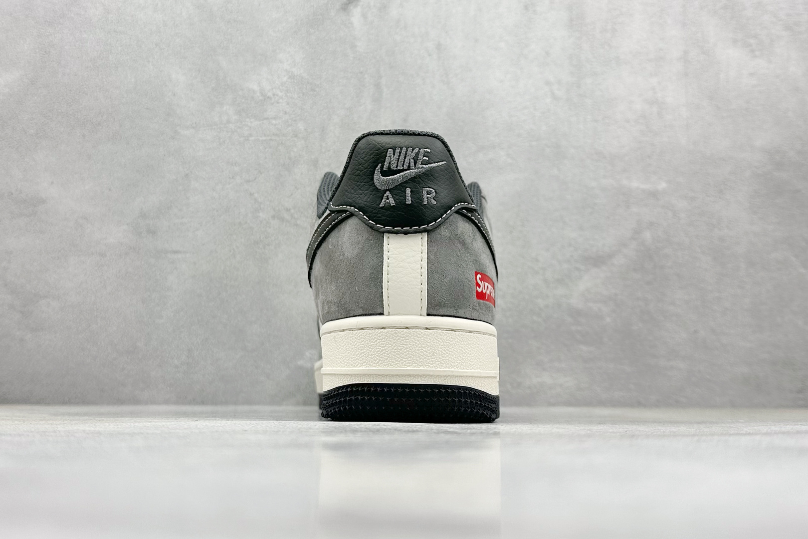 XC版 Nike Air Force 1 Low 07 x Supreme 灰黑白小钩  XZ6188-792