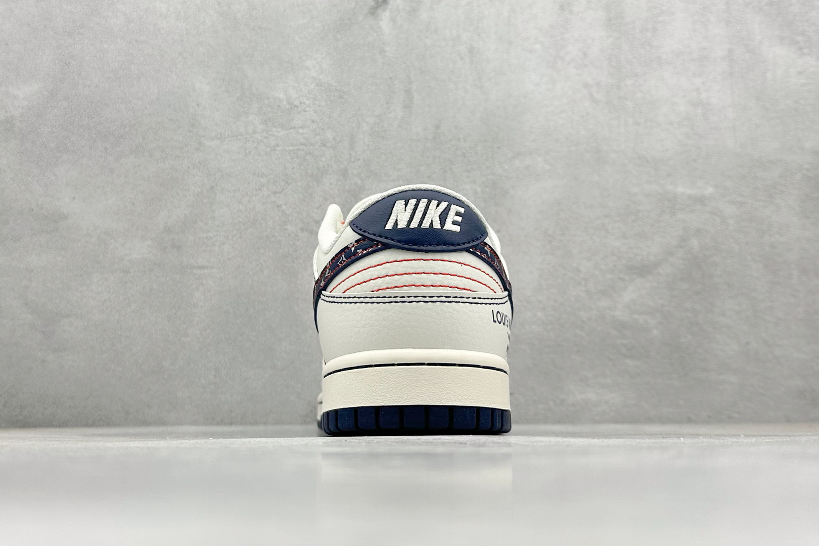 Nike SB Dunk Low x Louis Vuitton 白蓝红双小钩  JY6988-102