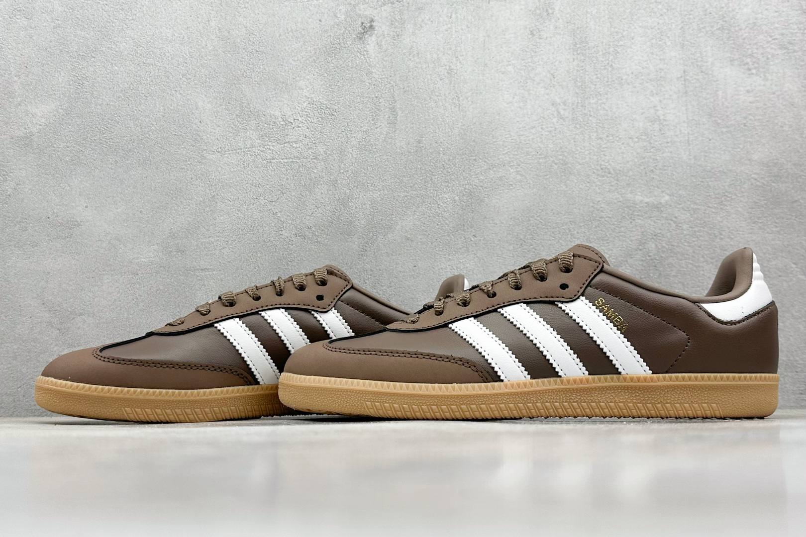 RS版 Adidas Originals Samba OG桑巴舞系列绅士德训足球风百搭低帮休闲运动板鞋“尼龙军绿白生胶底” IE6522