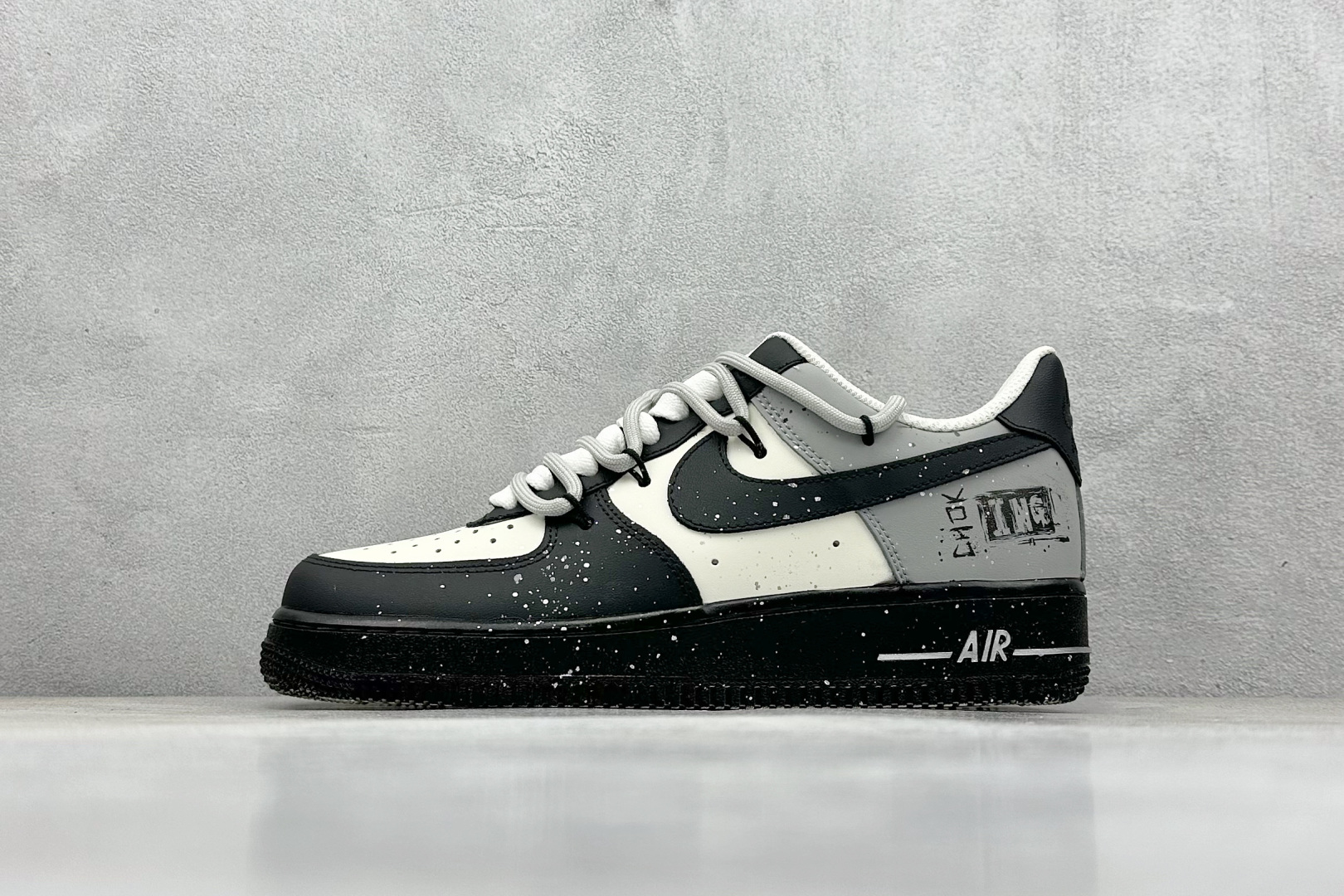  
Nike Air Force 1 Low 07 811制造 无声缠绕 情绪 黑白灰手绘
原楦头原纸板