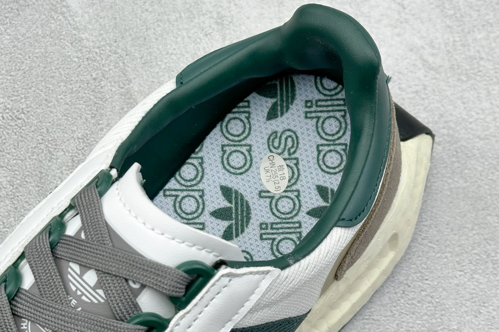  
RS版 Adidas Retropy E5 阿迪新款运动休闲爆米花跑鞋

货号：IE3910
尺码