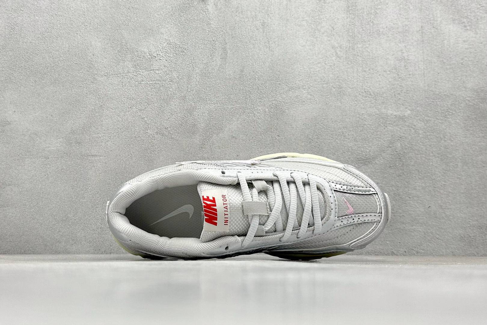  
Nike Initiator Running 耐克INS
超火复古老爹跑鞋 
耐克 P-6000老爹