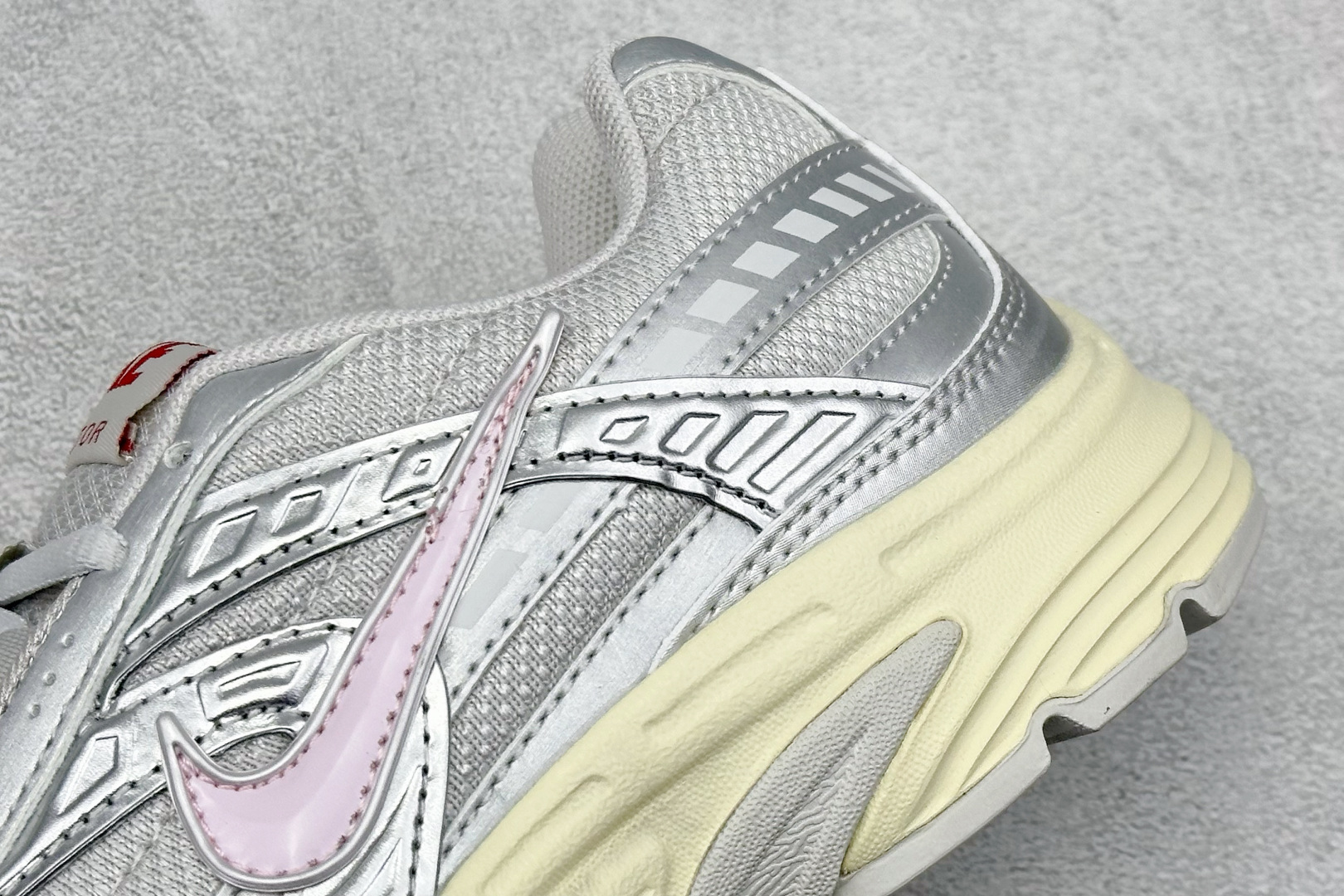 
Nike Initiator Running 耐克INS
超火复古老爹跑鞋 
耐克 P-6000老爹