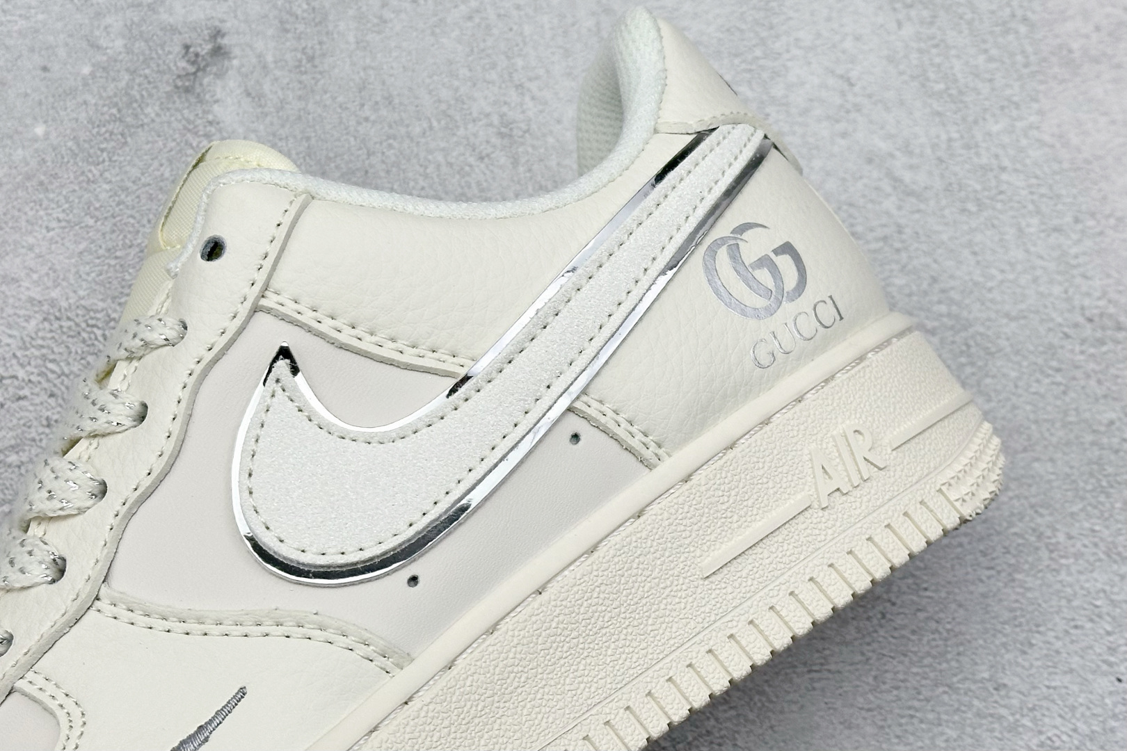  
Nike Air Force 1 Low 07 x GUCCI 白银小钩
原楦头原纸板 打造纯正低帮