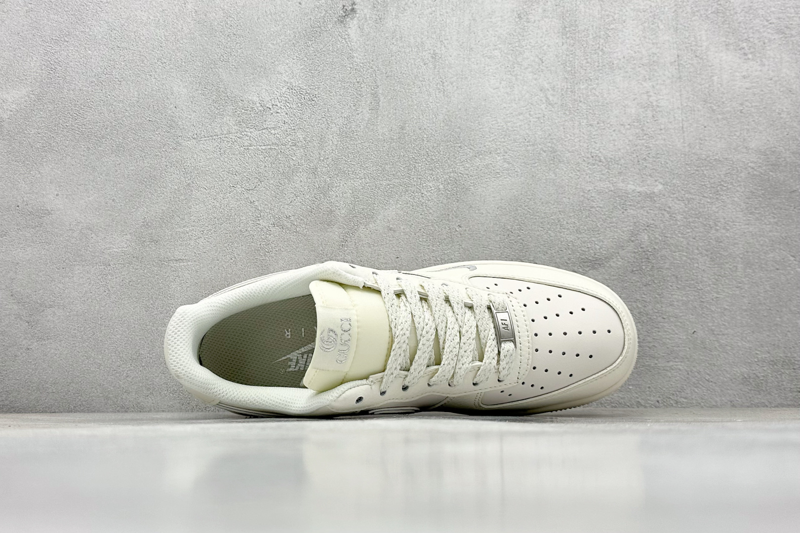  
Nike Air Force 1 Low 07 x GUCCI 白银小钩
原楦头原纸板 打造纯正低帮