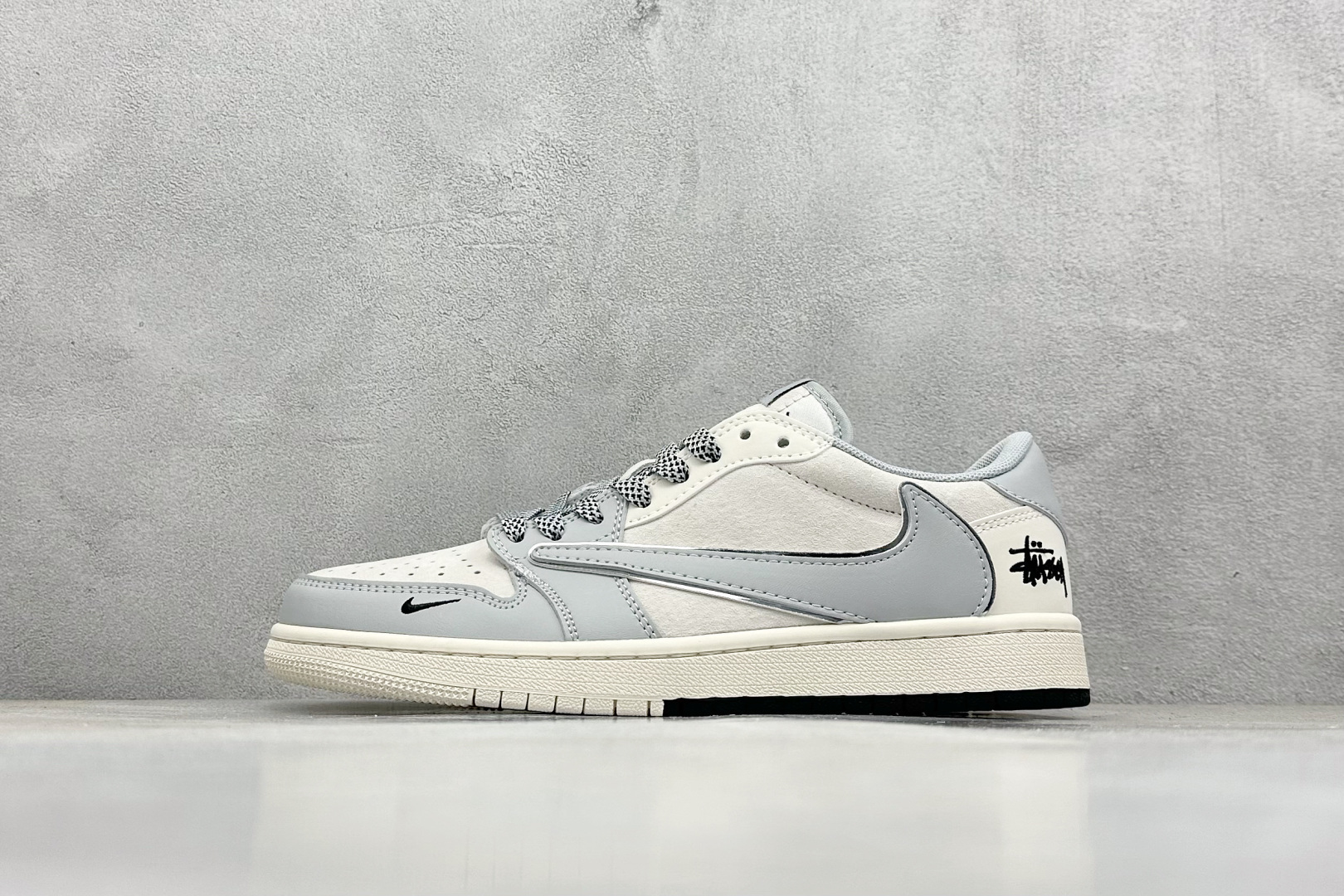 终端放店
XC版 Travis Scott x Fragment Design x Air Jorda