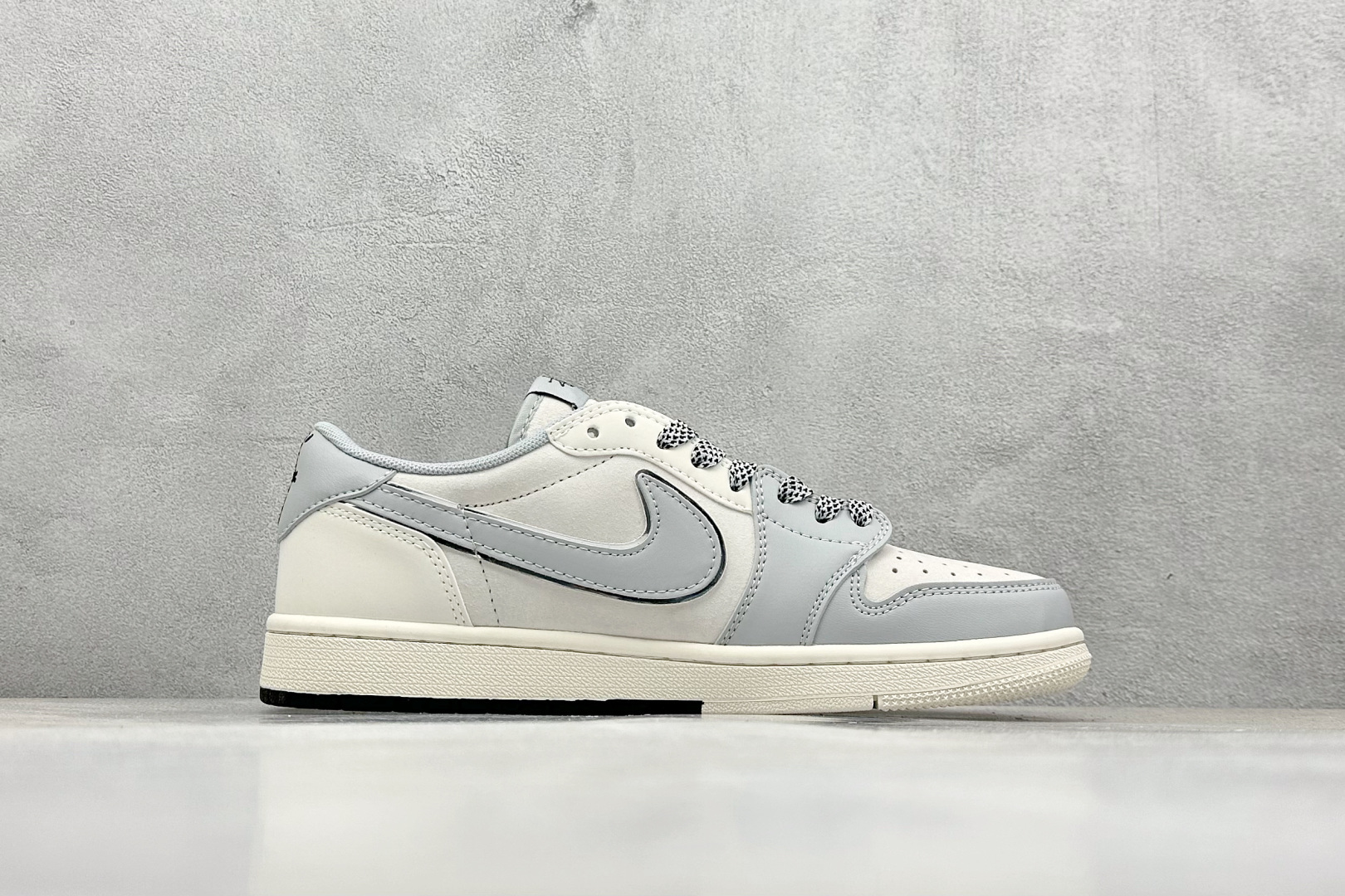 终端放店
XC版 Travis Scott x Fragment Design x Air Jorda