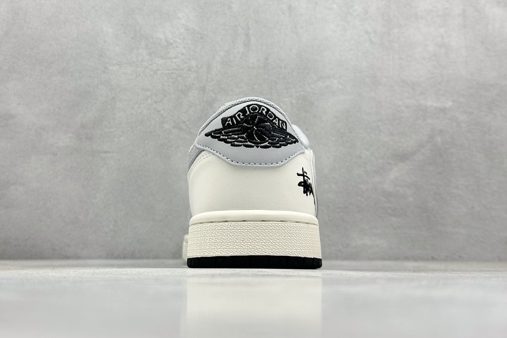 终端放店
XC版 Travis Scott x Fragment Design x Air Jorda