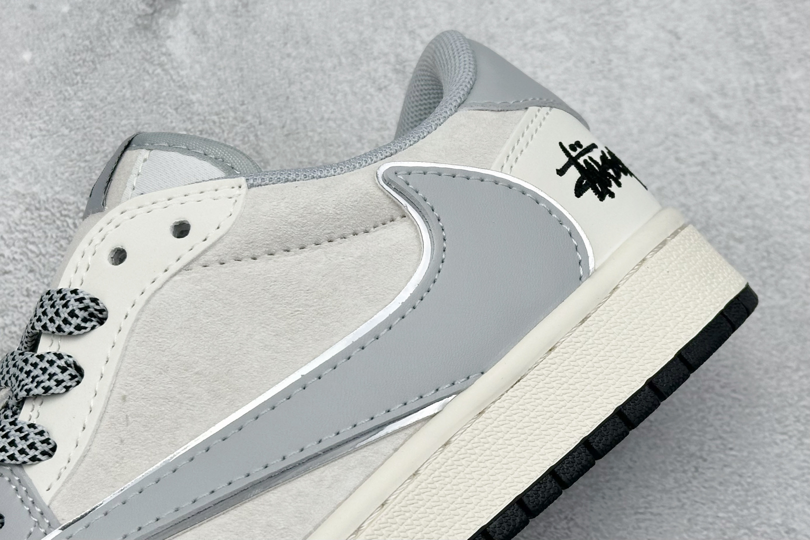 终端放店
XC版 Travis Scott x Fragment Design x Air Jorda