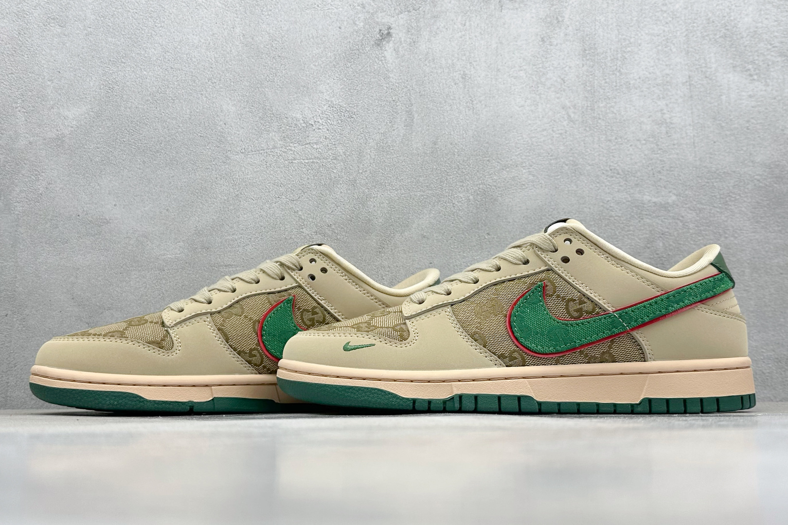  终端放店
XC版 Nk SB Dunk Low 古驰联名-米黄绿勾 周年高端定制 低帮休闲板鞋
#周年