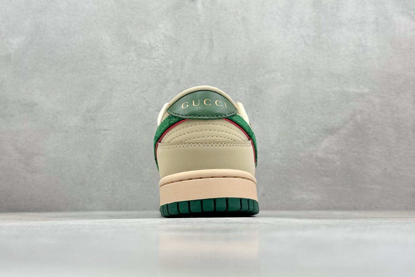 终端放店
XC版 Nk SB Dunk Low 古驰联名-米黄绿勾 周年高端定制 低帮休闲板鞋
#周年