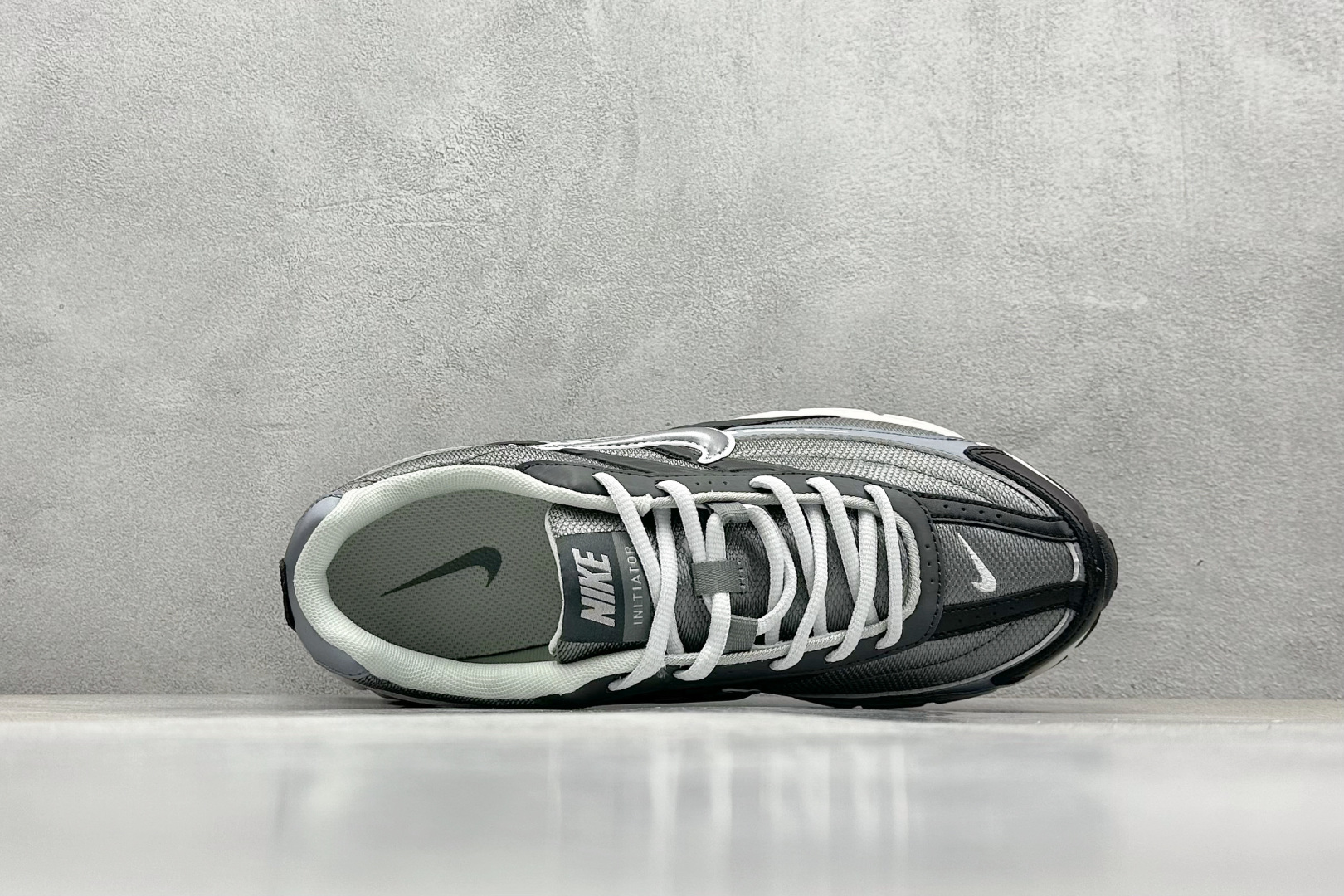  
Nike Initiator Running 耐克INS
超火复古老爹跑鞋 
耐克 P-6000老爹
