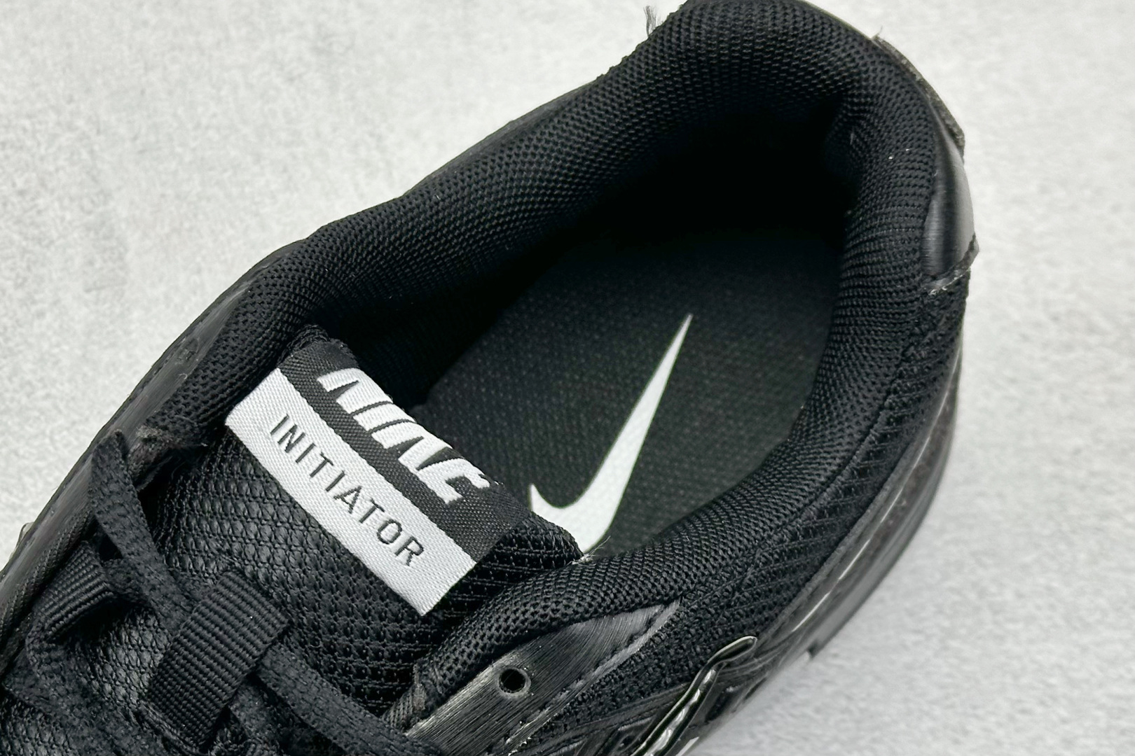  
Nike Initiator Running 耐克INS
超火复古老爹跑鞋 
耐克 P-6000老爹