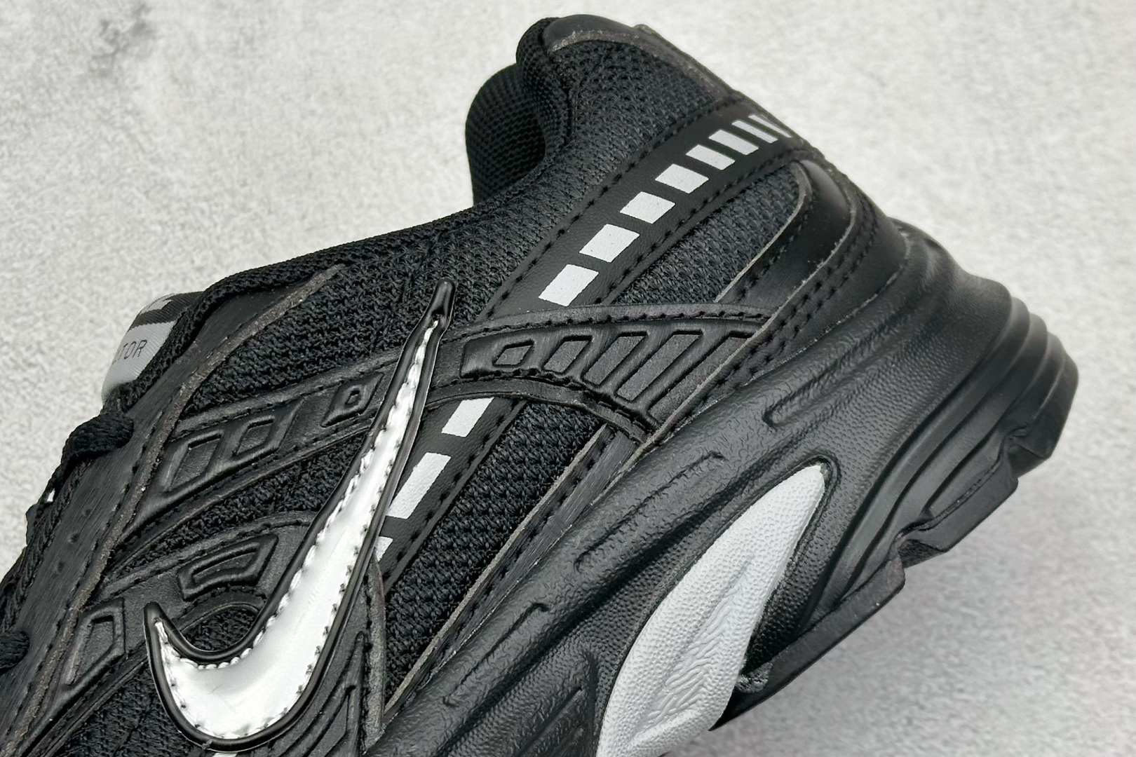  
Nike Initiator Running 耐克INS
超火复古老爹跑鞋 
耐克 P-6000老爹