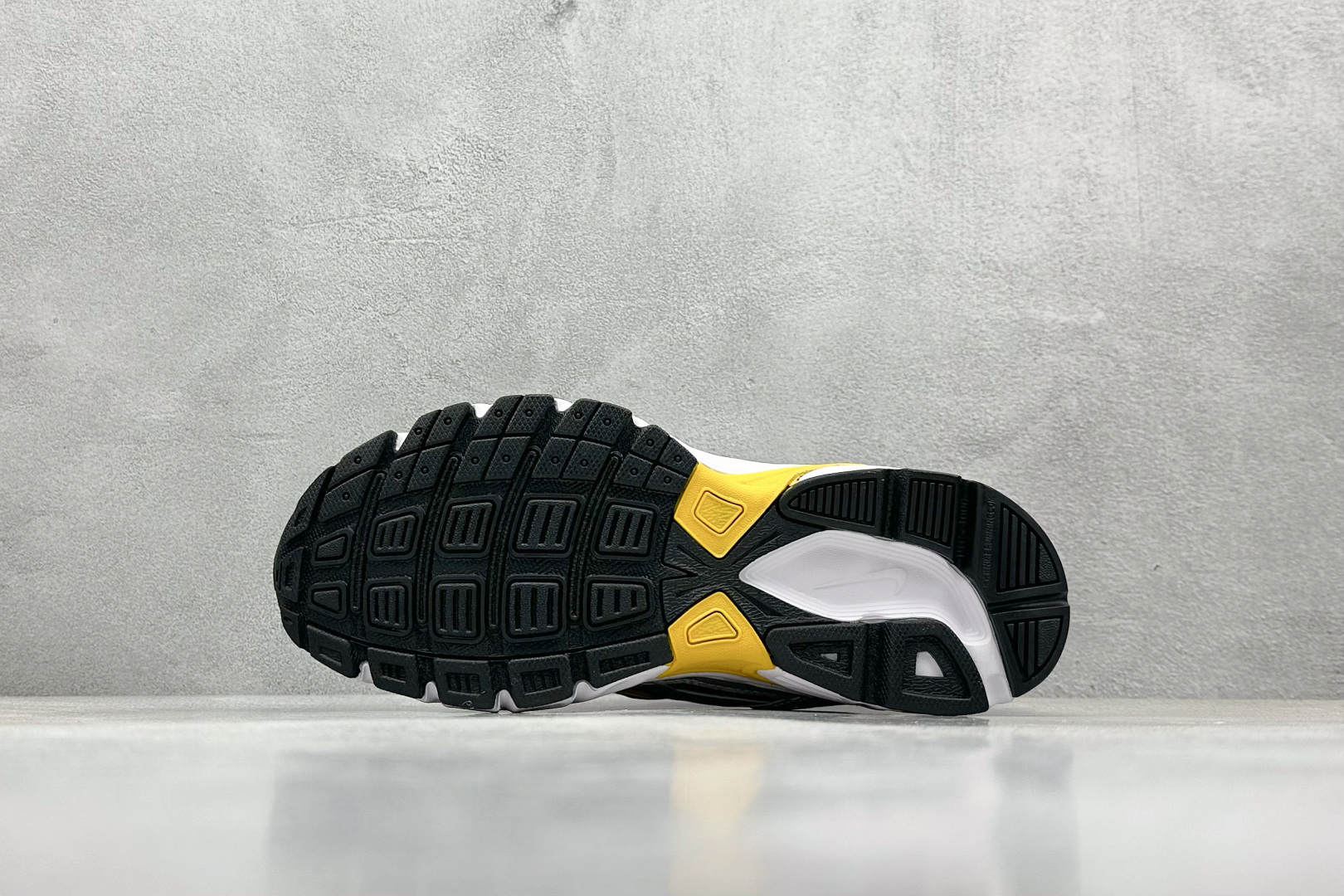  
Nike Initiator Running 耐克INS
超火复古老爹跑鞋 
耐克 P-6000老爹